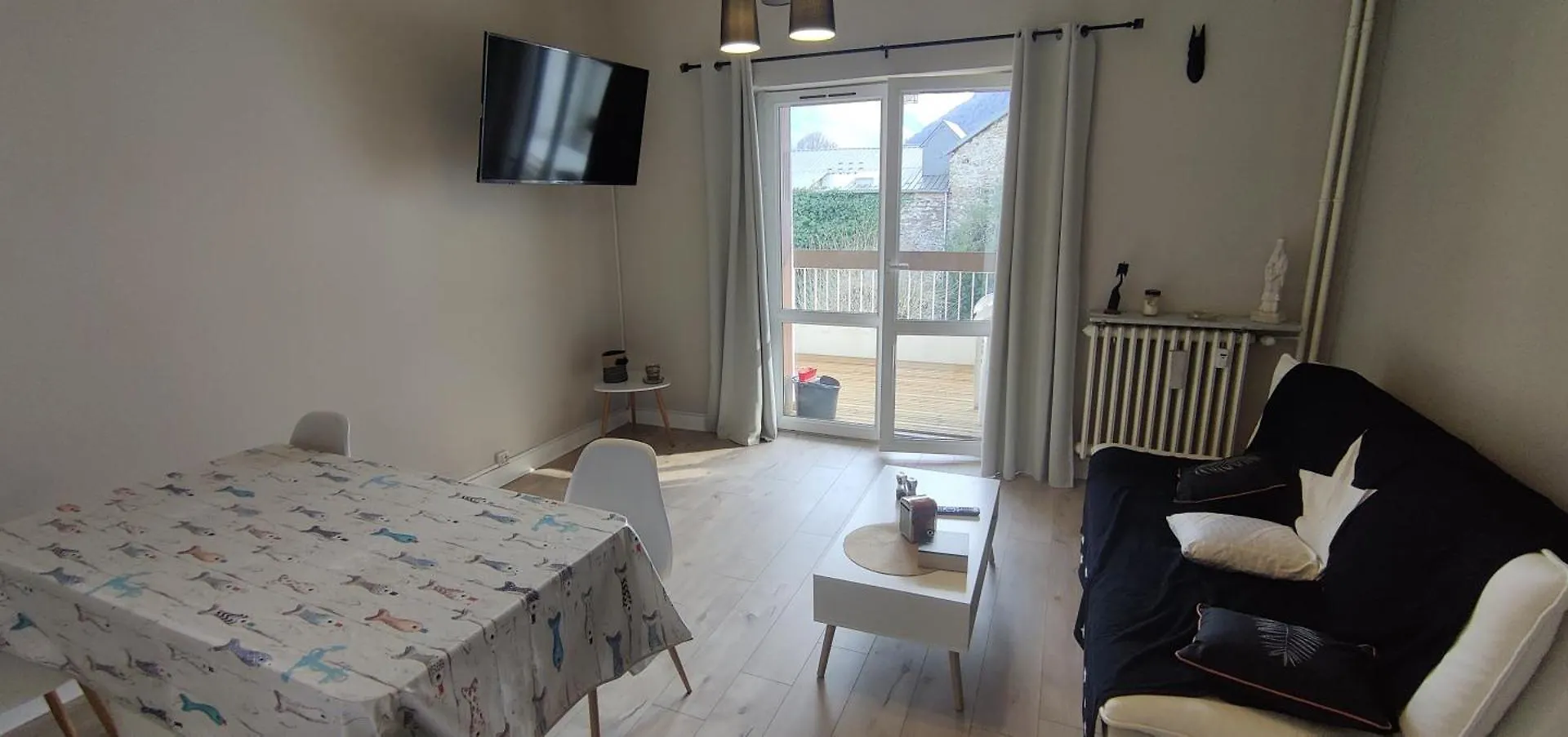 Appartement T2 Avec Terrasse Luchon Bagnères-de-Luchon 아파트